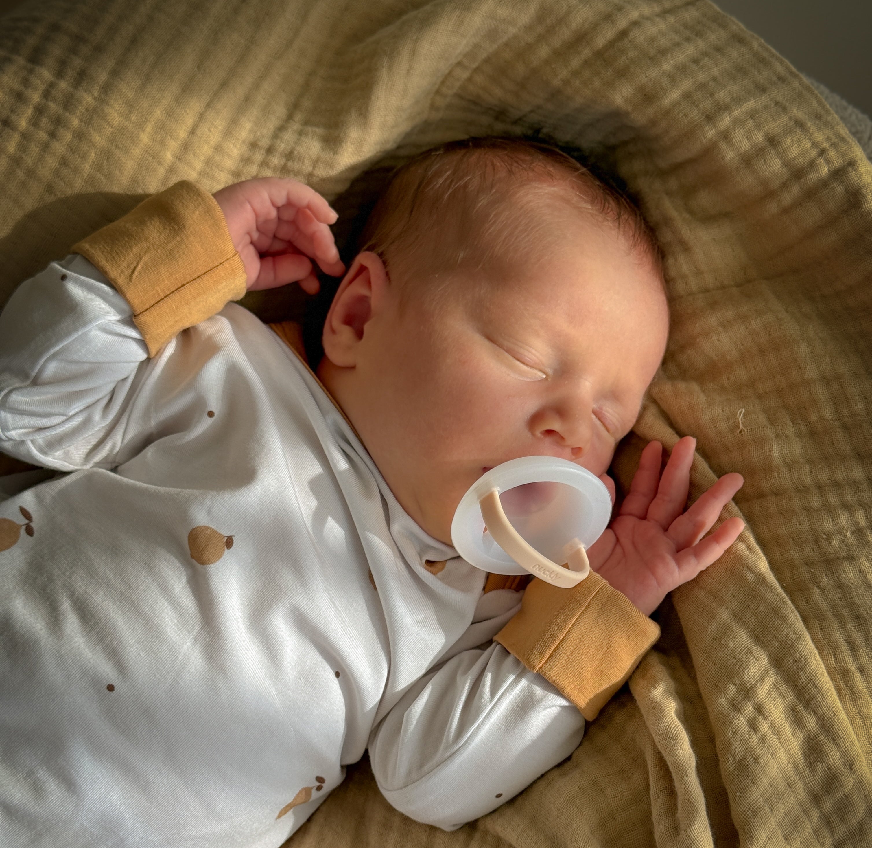 Nuckly™ Starter-Set: 2x Nuckly Breast Like Pacifier